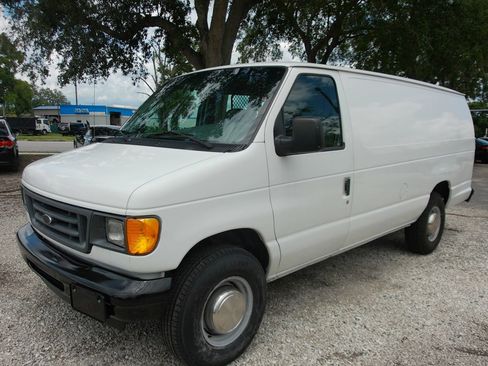 Used 2003 Ford E-250 and Econoline 250 Extended RWD image 1