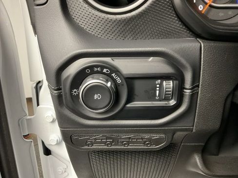 Used 2025 Jeep Wrangler Rubicon 392 image 15