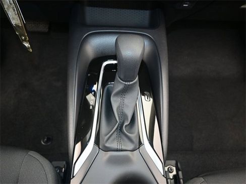 Used 2026 Toyota Corolla LE image 8