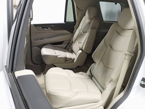 Used 2020 Cadillac Escalade Luxury AWD/4WD image 29