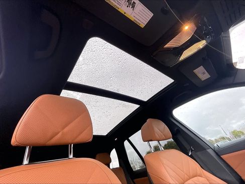 Used 2025 BMW X5 xDrive40i w/ M Sport Package image 25