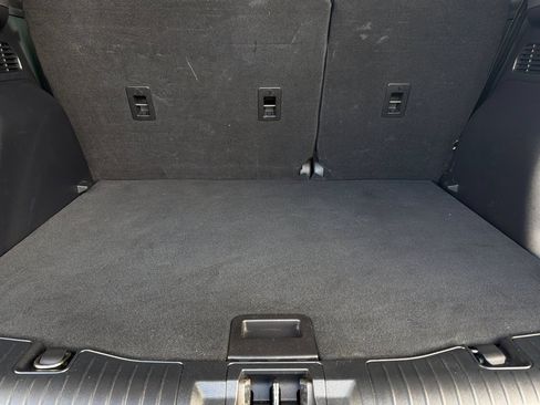 Used 2022 Ford Escape SE w/ SE Sport Appearance Package FWD image 17