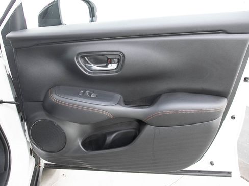 Used 2024 Honda HR-V Sport image 11