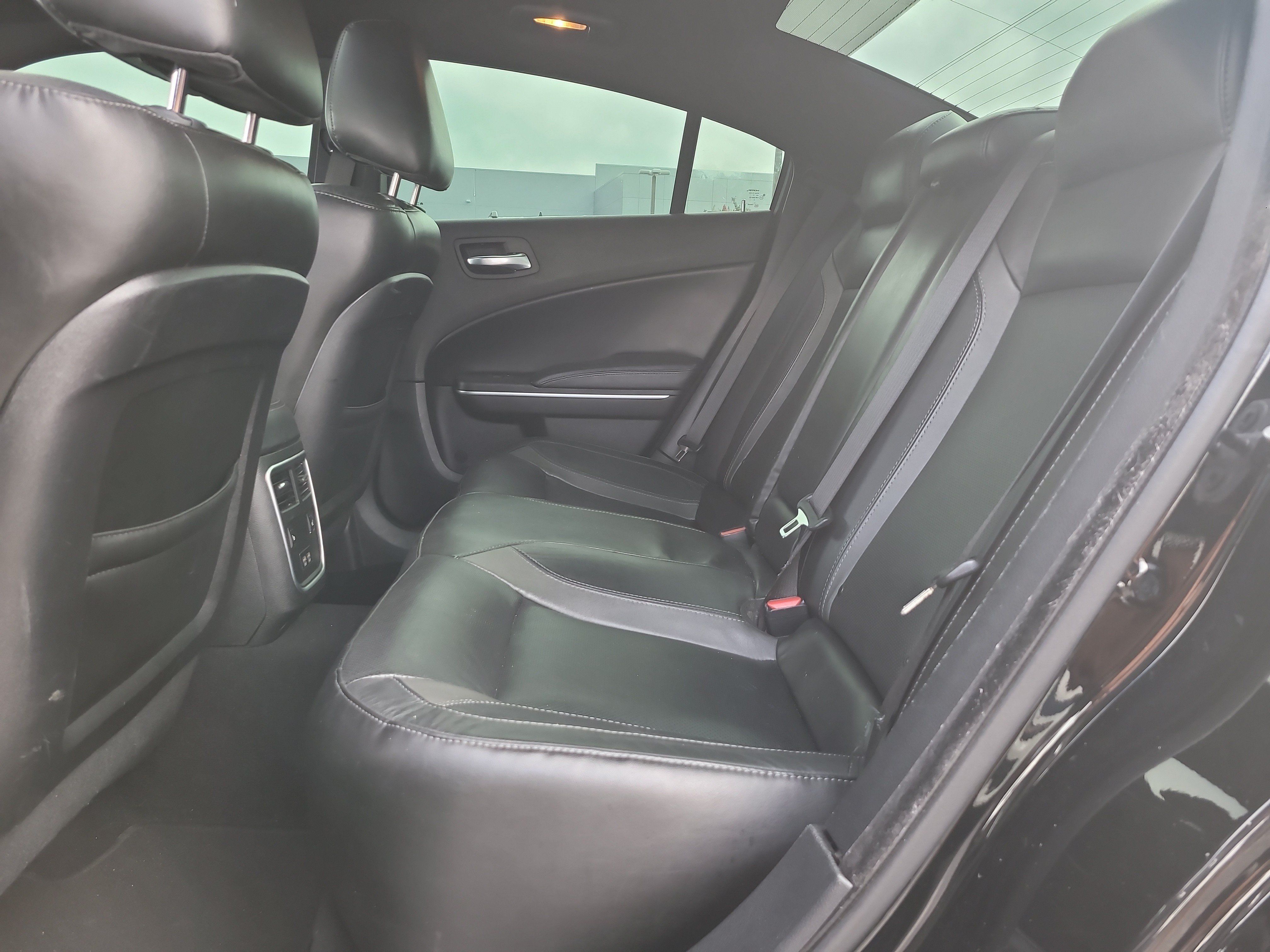 Used 2022 Dodge Charger SXT w/ Leather Interior Group RWD image 11