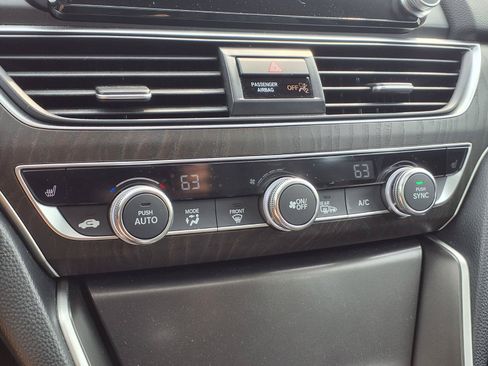 Used 2018 Honda Accord EX-L image 10