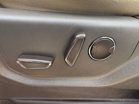 Used 2018 Ford Expedition Limited image 12