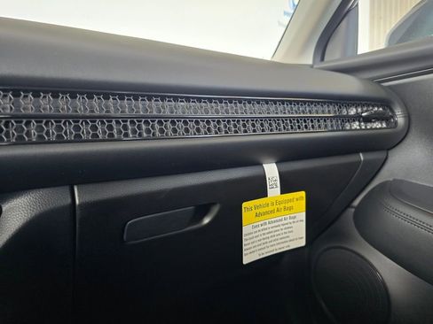 New 2026 Honda HR-V LX image 33