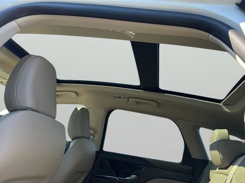 Used 2024 Lincoln Corsair AWD w/ Equipment Group 101A image 19