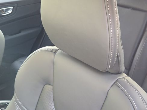 New 2026 Volvo XC60 B5 Ultra w/ Protection Package Premier image 17