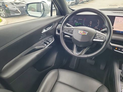 Used 2025 Cadillac XT4 Premium Luxury FWD image 21