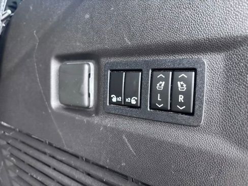 Used 2021 Chevrolet Tahoe High Country AWD/4WD image 39