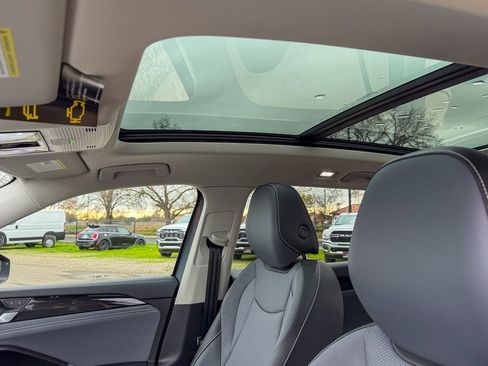 New 2026 Volkswagen Tiguan SE image 21