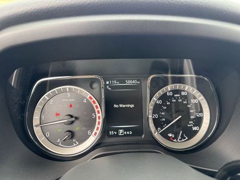 Used 2016 Nissan Titan SL image 29