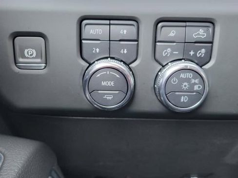 Used 2024 GMC Sierra 3500 Denali w/ Technology Package AWD/4WD image 26