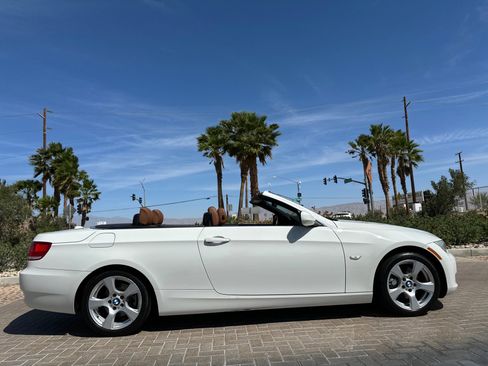 Used 2010 BMW 328i Convertible w/ Premium Pkg RWD image 31
