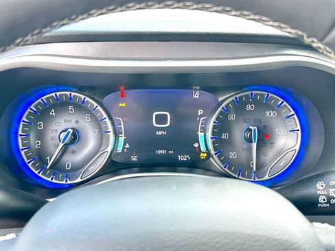 Used 2026 Chrysler Pacifica Select FWD image 19