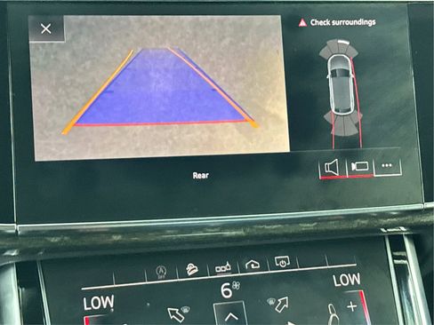 Used 2019 Audi Q8 Premium image 38