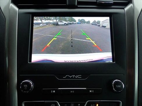 Used 2020 Ford Fusion SE AWD/4WD image 16