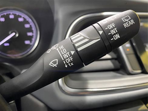 Used 2018 Buick Enclave Essence image 30