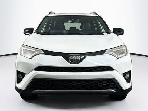 Used 2018 Toyota RAV4 SE w/ Power Extra Value Package FWD image 2