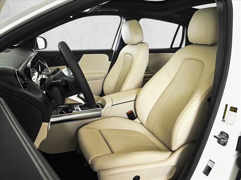 New 2026 Mercedes-Benz GLA 250 4MATIC image 18