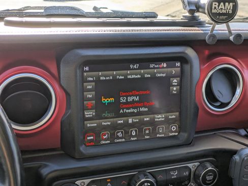 Used 2021 Jeep Wrangler Unlimited Rubicon image 22