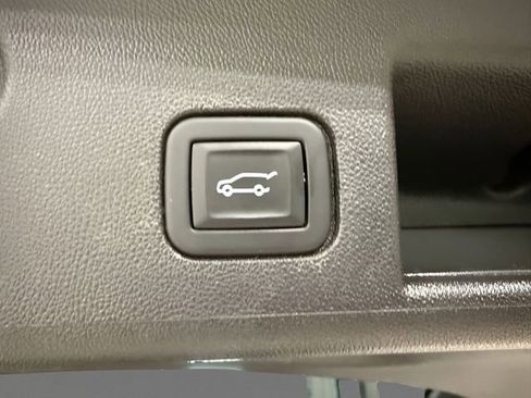 Used 2024 Chevrolet Equinox LT FWD image 10