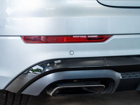 Used 2024 Audi Q8 Premium Plus w/ Premium Plus Package image 23