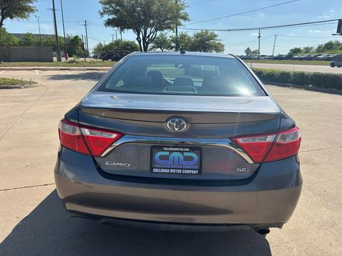 Used 2016 Toyota Camry SE image 6