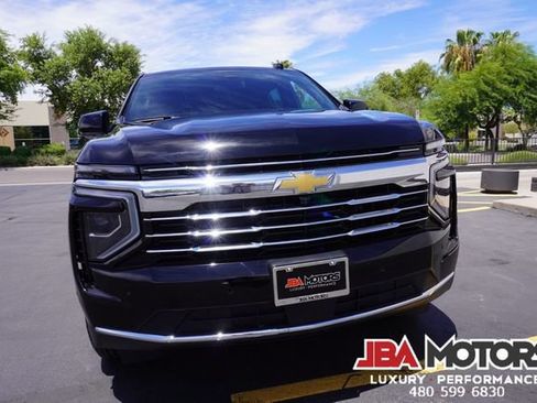 Used 2025 Chevrolet Suburban LT RWD image 64
