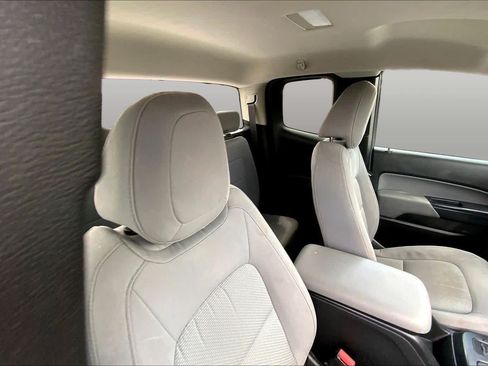 Used 2017 Chevrolet Colorado W/T RWD image 20