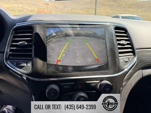 Used 2021 Jeep Grand Cherokee Laredo X AWD/4WD image 19