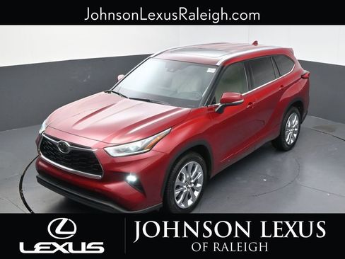 Used 2020 Toyota Highlander Limited FWD image 26