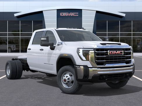 New 2025 GMC Sierra 3500 Pro w/ Convenience Package AWD/4WD image 8