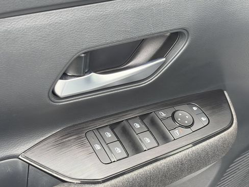 Used 2026 Nissan Kicks SV w/ Charging Package FWD image 15