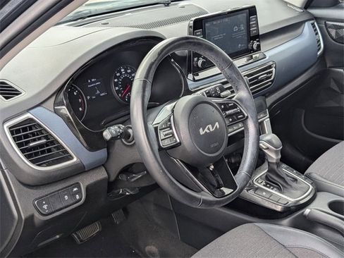 Used 2023 Kia Seltos S image 12