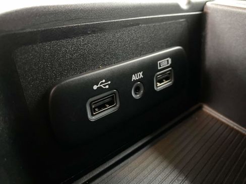 Used 2018 RAM 1500 Express w/ Express Value Package image 26