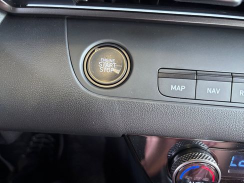 Certified 2025 Hyundai Elantra SEL FWD image 20