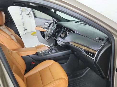 Used 2022 Cadillac XT4 Premium Luxury w/ Enhanced Visibility Package AWD/4WD image 21