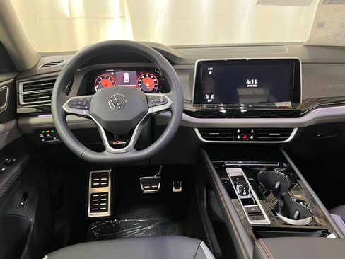 New 2026 Volkswagen Atlas Peak Edition AWD/4WD image 18