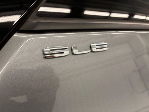 Used 2023 GMC Terrain SLE w/ Driver Convenience Package image 50