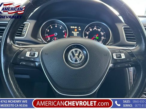 Used 2018 Volkswagen Passat 3.6 SEL Premium FWD image 32