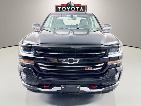 Used 2018 Chevrolet Silverado 1500 LT w/ Redline Edition image 2