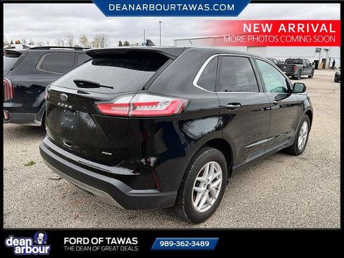 Certified 2023 Ford Edge SEL w/ Convenience Package AWD/4WD image 3