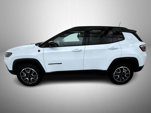 Certified 2025 Jeep Compass Trailhawk AWD/4WD image 8