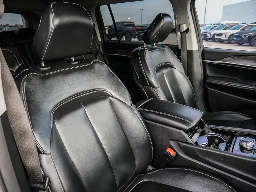 Used 2022 Jeep Grand Cherokee L Limited RWD image 21