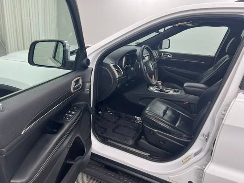 Used 2017 Jeep Grand Cherokee Limited AWD/4WD image 12