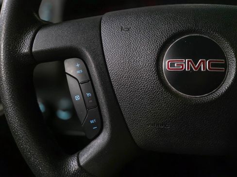 Used 2019 GMC Savana 2500 w/ Driver Convenience Package image 19
