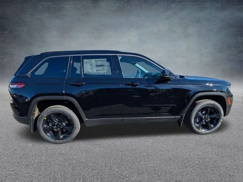 New 2026 Jeep Grand Cherokee Limited w/ Limited Altitude Package AWD/4WD image 2