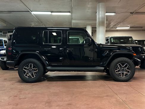 New 2026 Jeep Wrangler Unlimited Sahara AWD/4WD image 6
